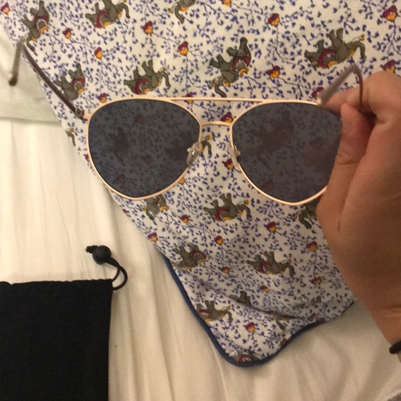 Quay Sunglasses - Picture 4 of 4